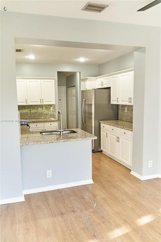 12625 NW 56th St, Coral Springs, FL 33076