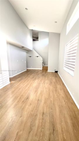 12625 NW 56th St, Coral Springs, FL 33076
