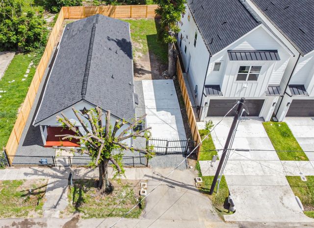 2209 Noble Street, Houston, TX 77026
