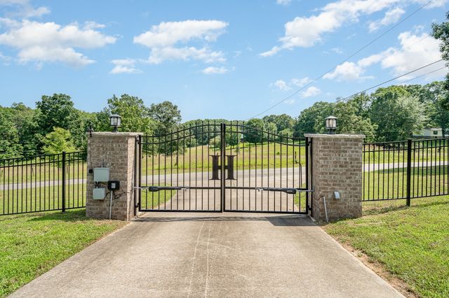 1640 Eno Rd, Dickson, TN 37055