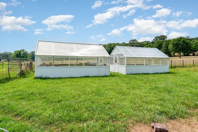 1640 Eno Rd, Dickson, TN 37055