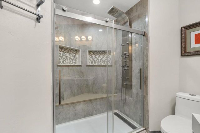 W6439 LAKEVIEW COURT, Menasha, WI 54952
