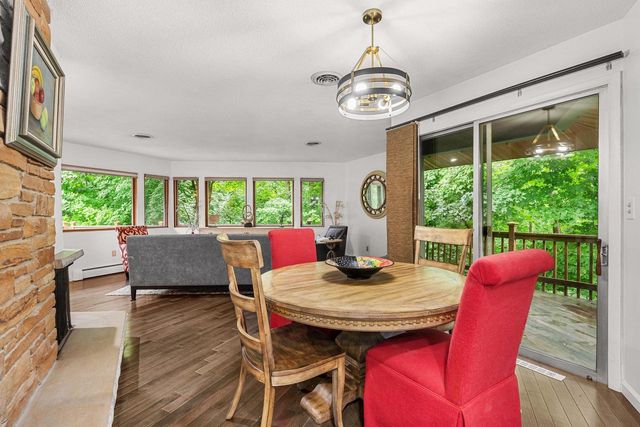 W6439 LAKEVIEW COURT, Menasha, WI 54952