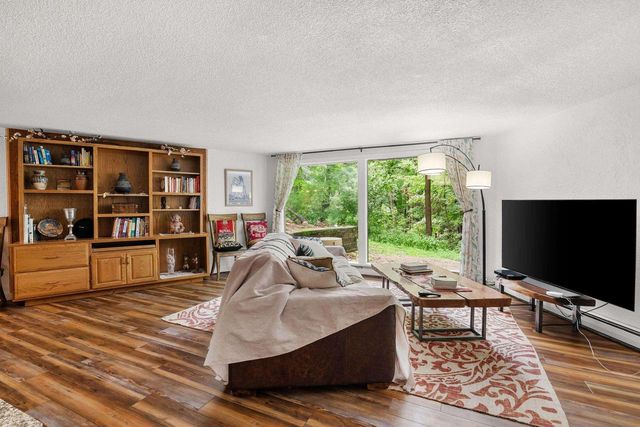 W6439 LAKEVIEW COURT, Menasha, WI 54952