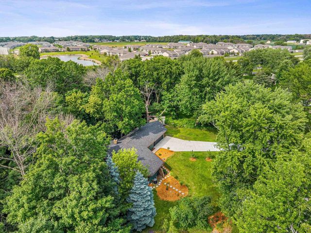W6439 LAKEVIEW COURT, Menasha, WI 54952