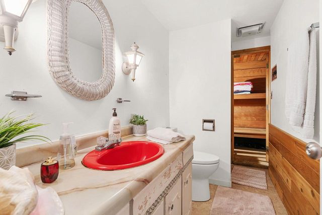 W6439 LAKEVIEW COURT, Menasha, WI 54952