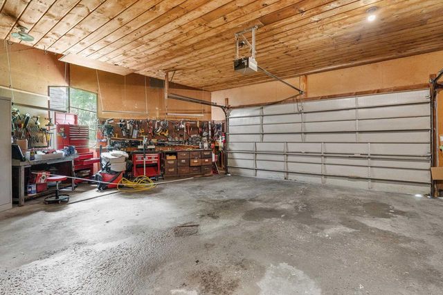 W6439 LAKEVIEW COURT, Menasha, WI 54952