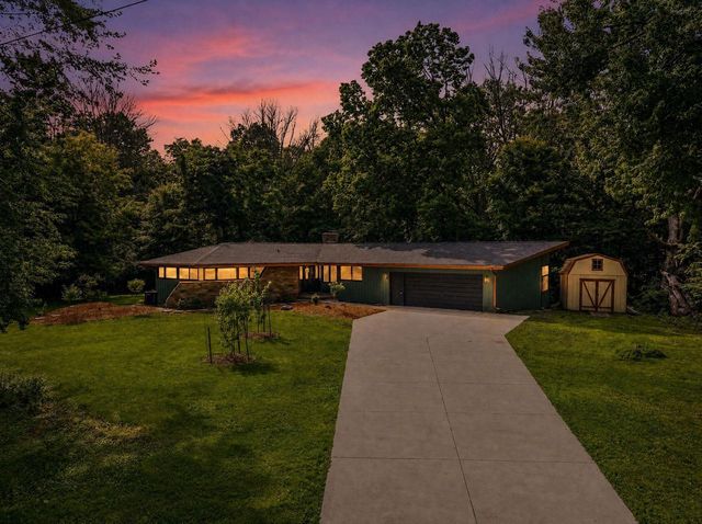 W6439 LAKEVIEW COURT, Menasha, WI 54952