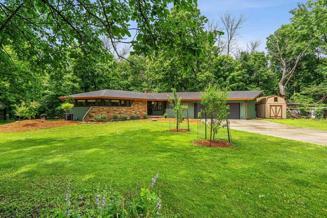 W6439 LAKEVIEW COURT, Menasha, WI 54952