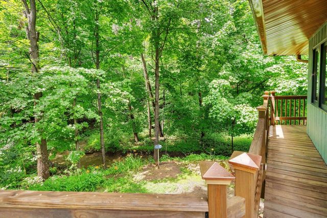 W6439 LAKEVIEW COURT, Menasha, WI 54952