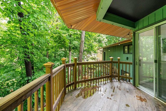 W6439 LAKEVIEW COURT, Menasha, WI 54952