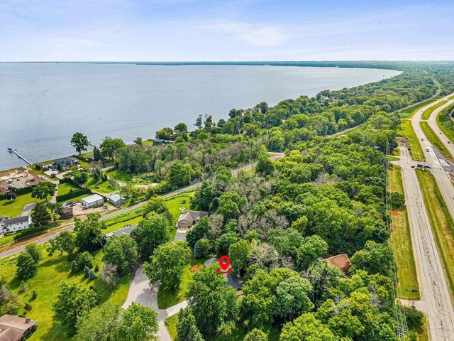 W6439 LAKEVIEW COURT, Menasha, WI 54952