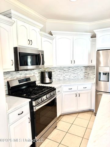 911 Clair Cove, Hernando, MS 38632