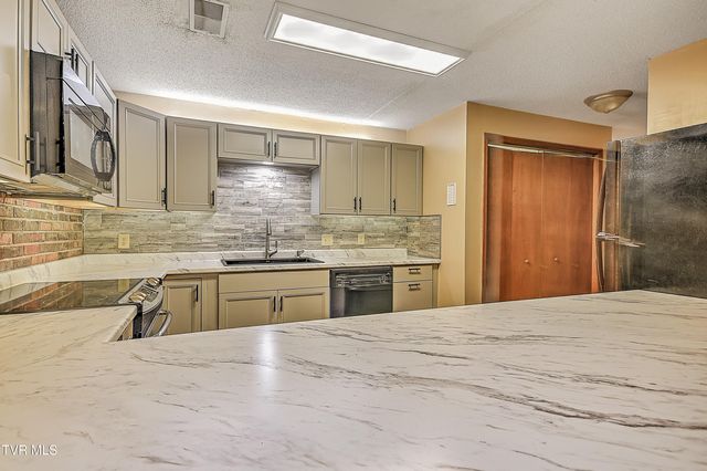 500 Fleetwood Drive 7, Kingsport, TN 37660