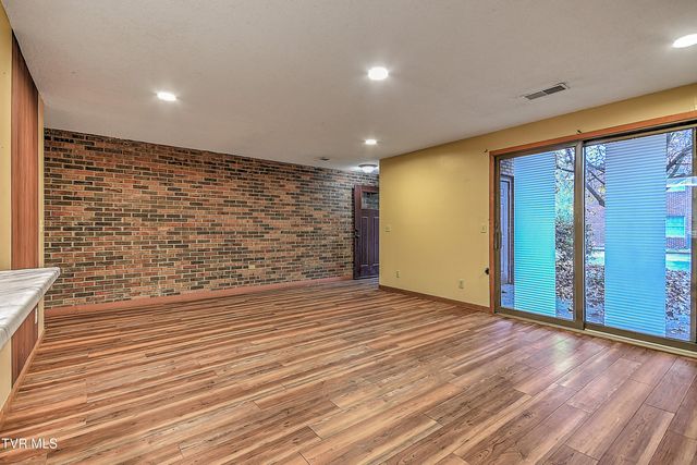 500 Fleetwood Drive 7, Kingsport, TN 37660