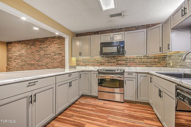 500 Fleetwood Drive 7, Kingsport, TN 37660