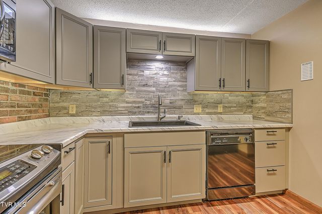 500 Fleetwood Drive 7, Kingsport, TN 37660