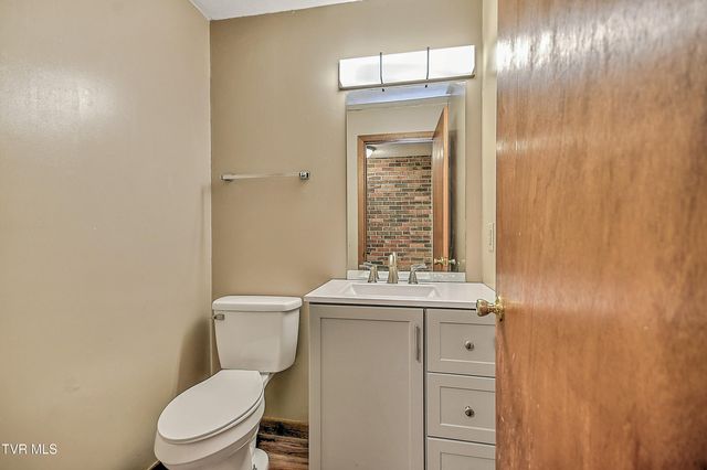 500 Fleetwood Drive 7, Kingsport, TN 37660