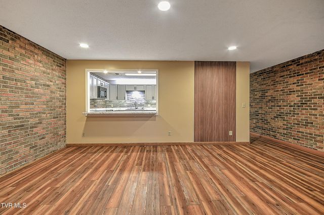 500 Fleetwood Drive 7, Kingsport, TN 37660