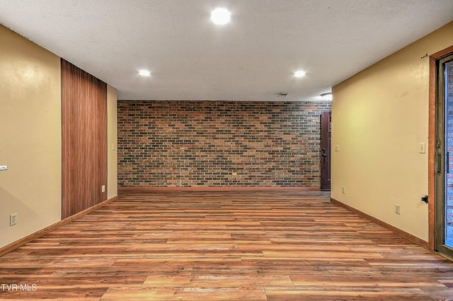 500 Fleetwood Drive 7, Kingsport, TN 37660