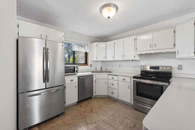 4505 Orchid Circle, Plymouth, MN 55446