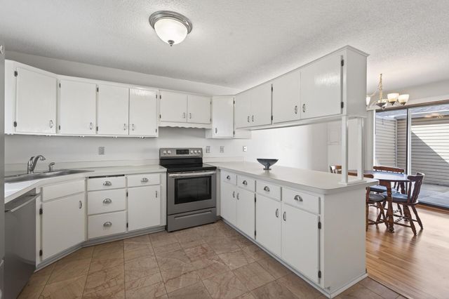 4505 Orchid Circle, Plymouth, MN 55446