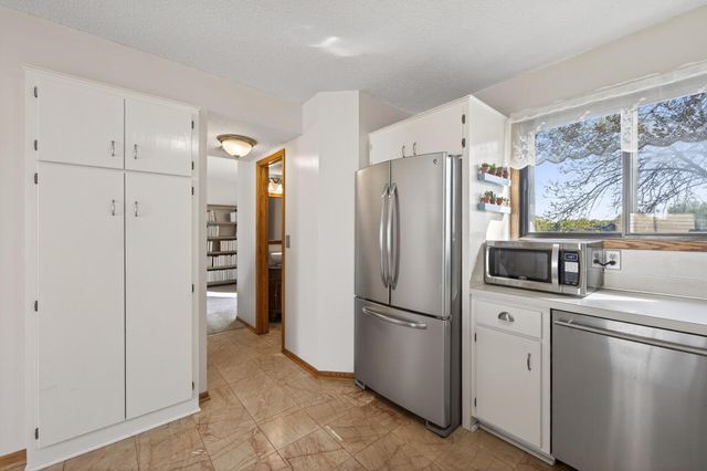 4505 Orchid Circle, Plymouth, MN 55446