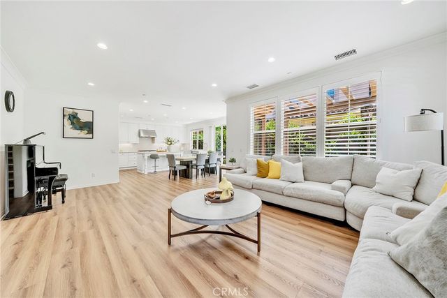 104 Beechmont, Irvine, CA 92620
