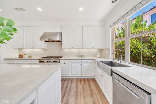104 Beechmont, Irvine, CA 92620