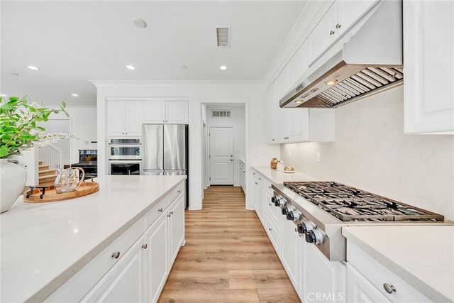 104 Beechmont, Irvine, CA 92620