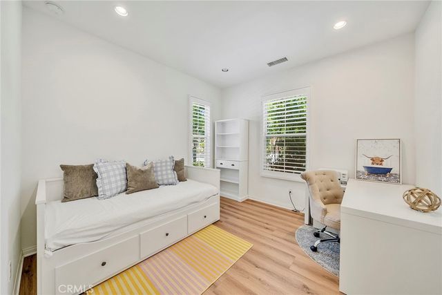 104 Beechmont, Irvine, CA 92620