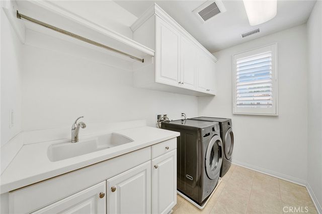 104 Beechmont, Irvine, CA 92620