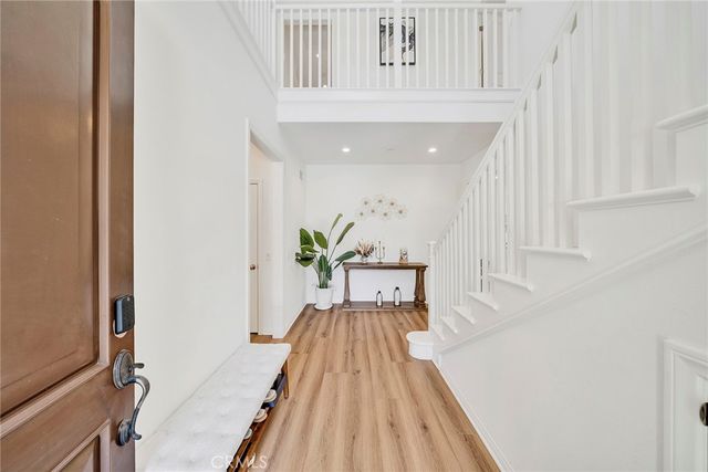 104 Beechmont, Irvine, CA 92620