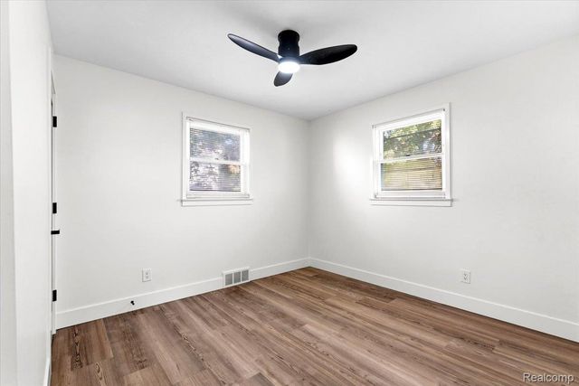 1582 Gregory Avenue, Lincoln Park, MI 48146