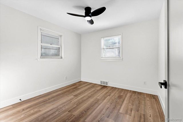 1582 Gregory Avenue, Lincoln Park, MI 48146