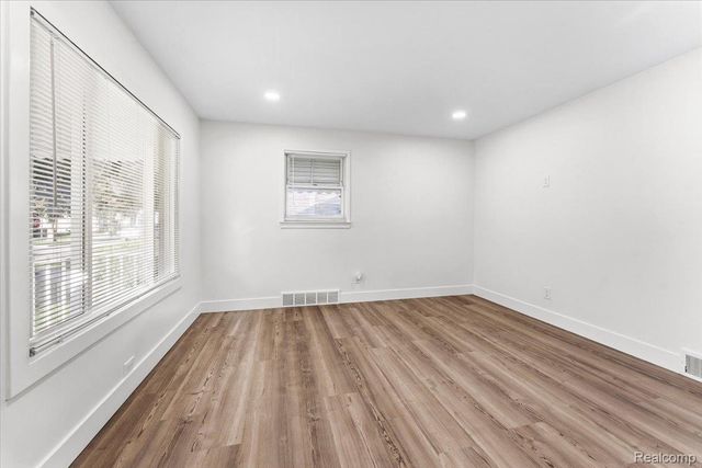 1582 Gregory Avenue, Lincoln Park, MI 48146