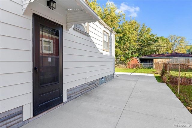 1582 Gregory Avenue, Lincoln Park, MI 48146