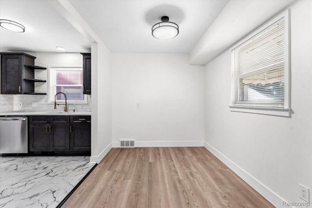 1582 Gregory Avenue, Lincoln Park, MI 48146