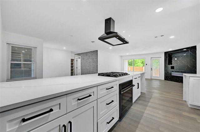 3600 Alexandria Dr DR, Austin, TX 78749