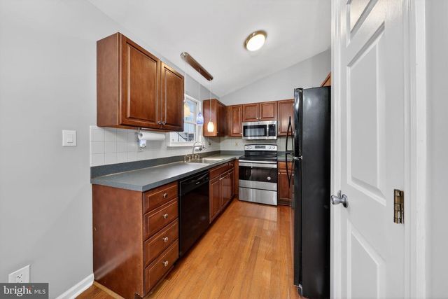 318 HACKBERRY DR, New Castle, DE 19720