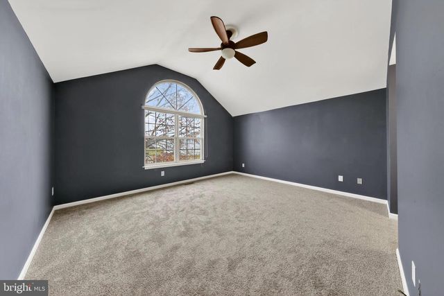 318 HACKBERRY DR, New Castle, DE 19720