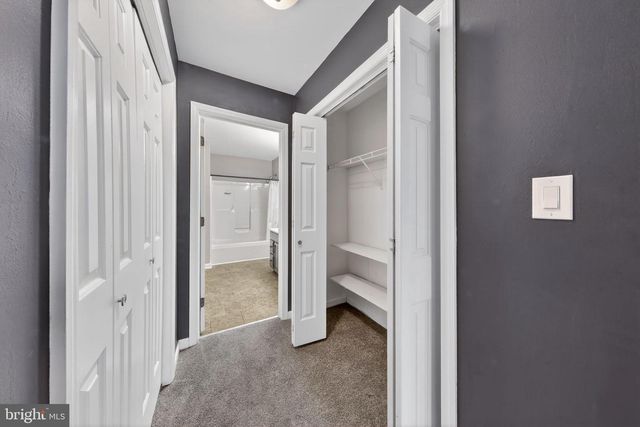 318 HACKBERRY DR, New Castle, DE 19720