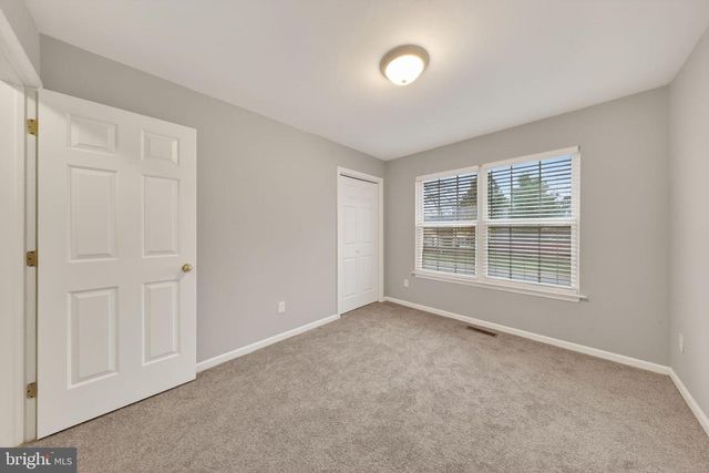 318 HACKBERRY DR, New Castle, DE 19720