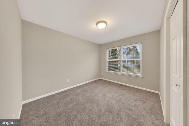 318 HACKBERRY DR, New Castle, DE 19720