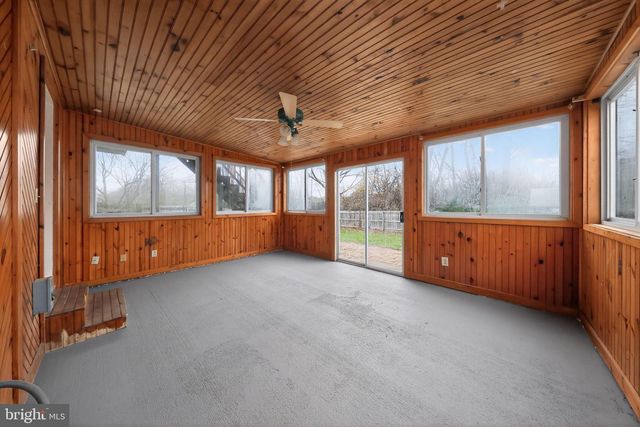 318 HACKBERRY DR, New Castle, DE 19720