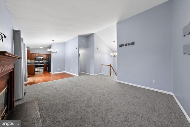 318 HACKBERRY DR, New Castle, DE 19720