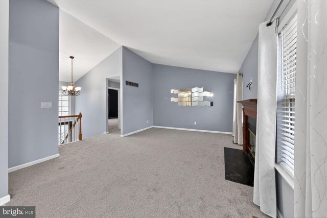 318 HACKBERRY DR, New Castle, DE 19720