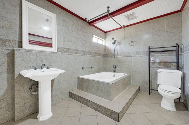 7742 Whidbey Island Drive, Houston, TX 77086
