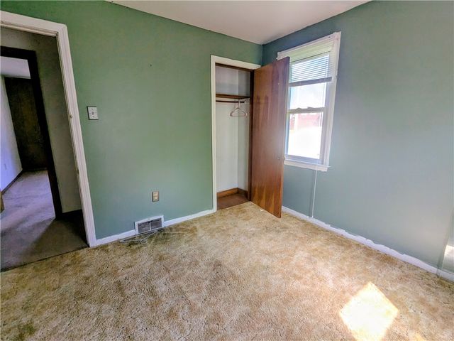 164 6th Ave, Aliquippa, PA 15001
