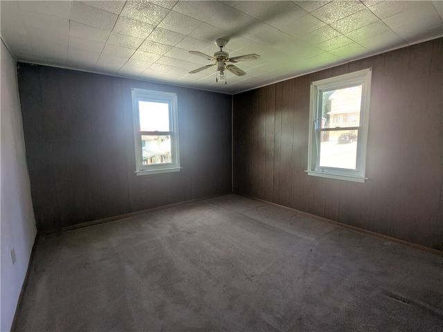 164 6th Ave, Aliquippa, PA 15001
